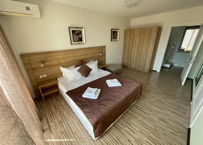 Private Stamopolu Lux